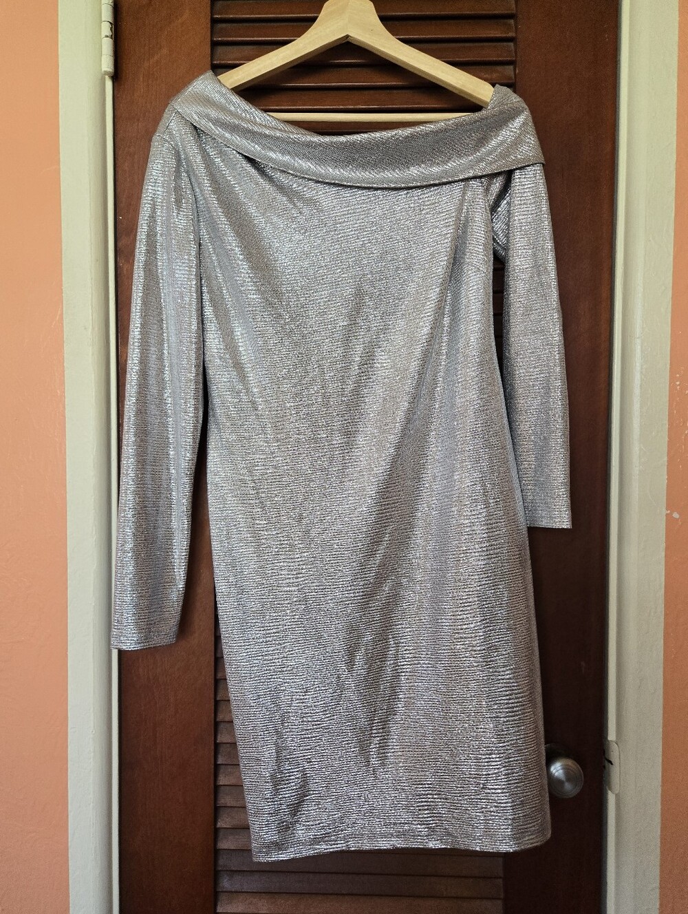 NWT Lauren Ralph Lauren Silver Metallic Off-Shoulder Long Sleeve Cocktail Dress - Picture 6 of 14